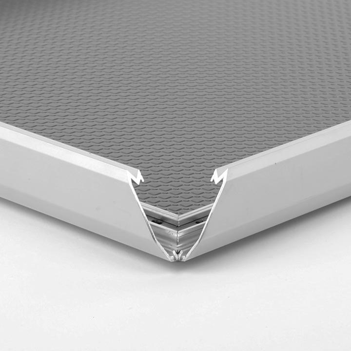 Snap frame with 20mm tab corners, close-up of corner and opening mechanism