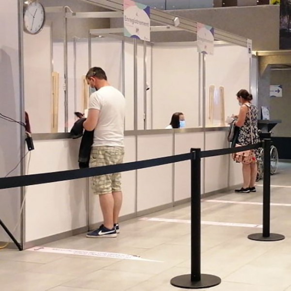 Colas de espera - centros de vacunación COVID