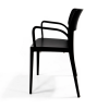 Vista lateral silla con reposabrazos negro para salas de espera