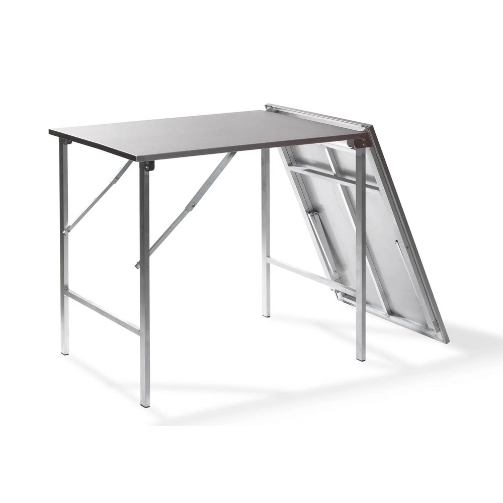 Seitenansicht des halb zusammengeklappten Catering-Klapptischs aus Edelstahl