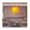 Lampe acoustique Gaïa orange dans un salon