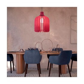 Lampe acoustique Dame Jeanne rouge dans salle à manger