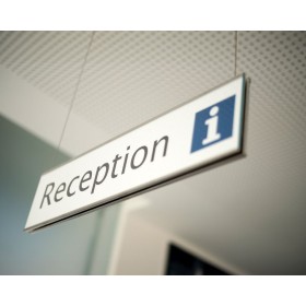 Painel de sinalética suspenso de dupla face Signcode® com pictograma de receção