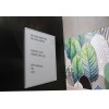 Gemonteerd wandpaneel Signcode® Slim met zilver aluminium kader en richtingsplaat