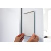 Plaatsing van de plexiglas voorzijde van de wandhouder Glassnox Wall