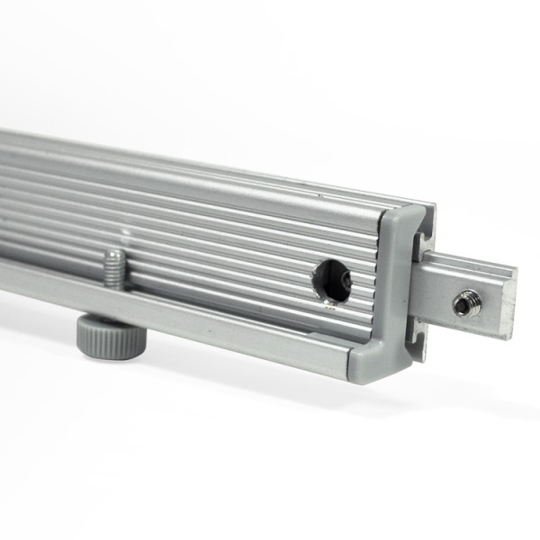 End of a wall profile with its connecting piece